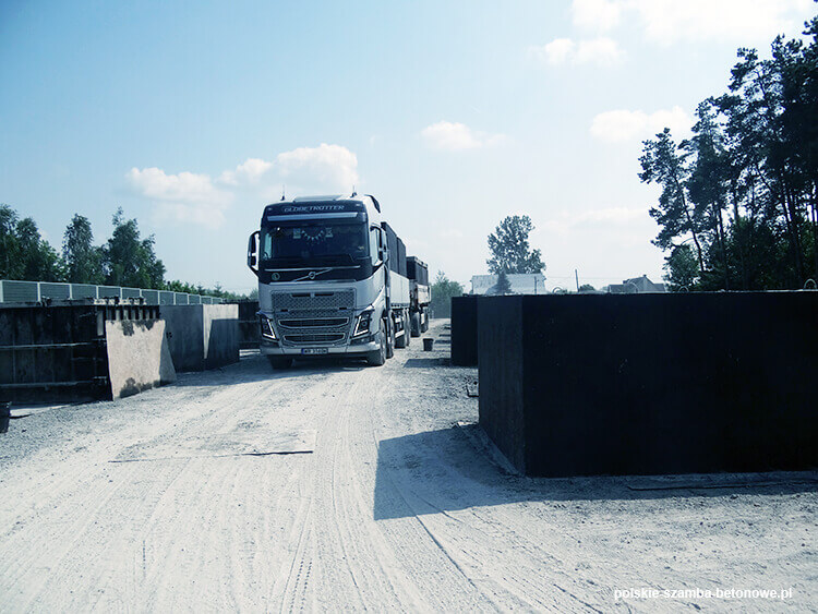 Transport szamb betonowych  w Ostrołęce
